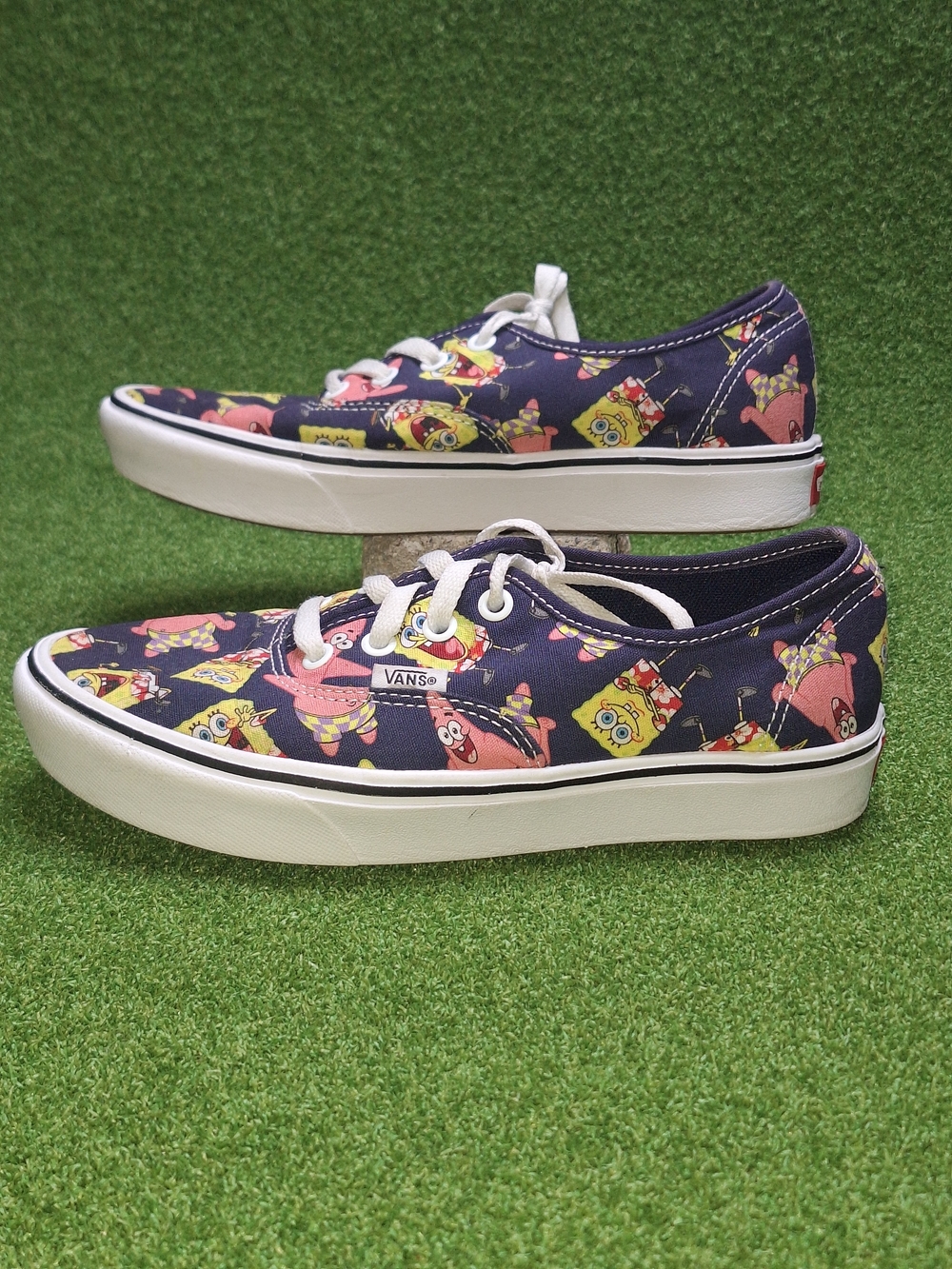 Vans x SpongeBob Classic Lace-Up Sneakers Navy Yellow Pink Print Women's Size 7